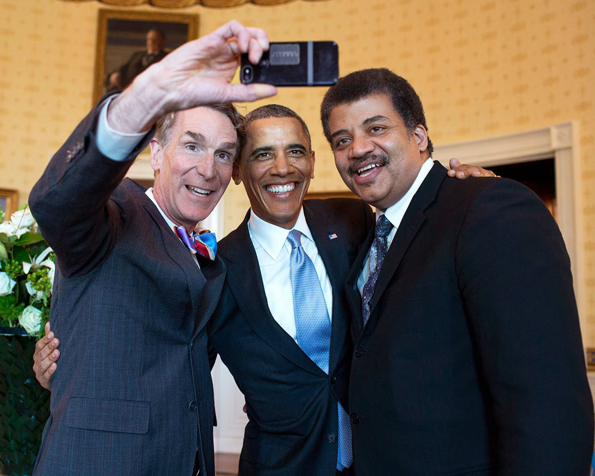 President+Barack+Obama+poses+for+a+selfie+with+Bill+Nye%2C+left%2C+and+Neil+DeGrasse+Tyson+in+the+Blue+Room+prior+to+the+White+House+Student+Film+Festival%2C+Feb.+28%2C+2014.++%28Official+White+House+Photo+by+Pete+Souza%29%0A%0AThis+official+White+House+photograph+is+being+made+available+only+for+publication+by+news+organizations+and%2For+for+personal+use+printing+by+the+subject%28s%29+of+the+photograph.+The+photograph+may+not+be+manipulated+in+any+way+and+may+not+be+used+in+commercial+or+political+materials%2C+advertisements%2C+emails%2C+products%2C+promotions+that+in+any+way+suggests+approval+or+endorsement+of+the+President%2C+the+First+Family%2C+or+the+White+House.